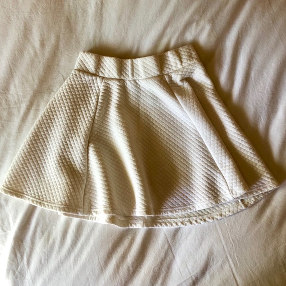 H&M Cream Skater Skirt - Picture 3 of 6